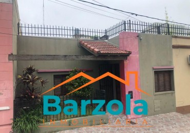 CASA EN VENTA - 3 DORMITORIOS - APTA A CREDITO