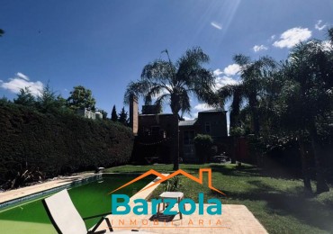 Casa en venta de 4 dormitorios sobre amplio lote