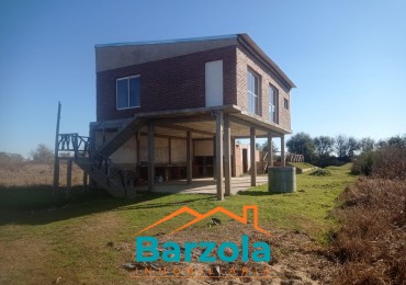 CASA QUINTA TIPO DUPLEX CON PISCINA EN PARANA - USD 30.000